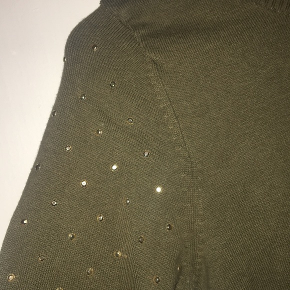 Sweater - Picture 3 of 4